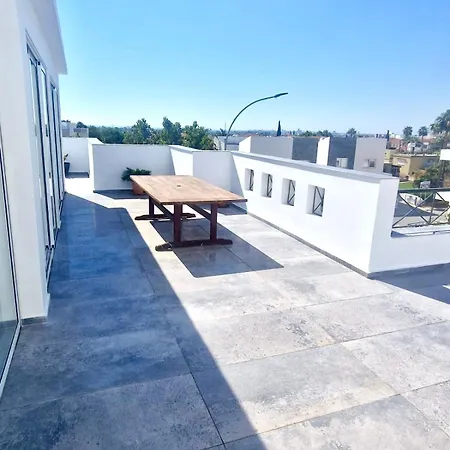 Sea View Penthouse Апартаменты *