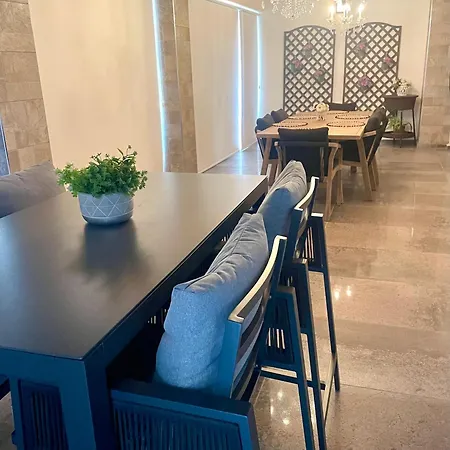 Sea View Penthouse Apartmán *