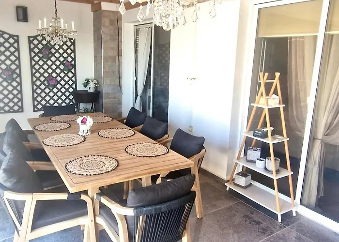 Sea View Penthouse Апартаменти