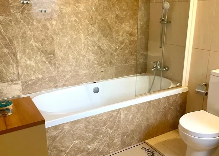 Sea View Penthouse Апартаменти Ларнака