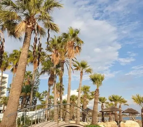 Апартаменти Sea View Penthouse *