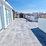 Sea View Penthouse شقة لارنكا