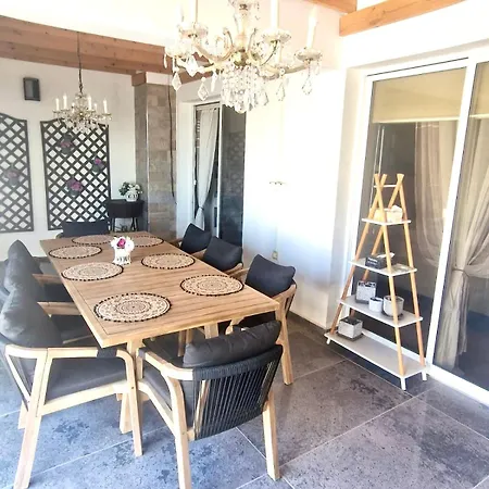 Sea View Penthouse شقة