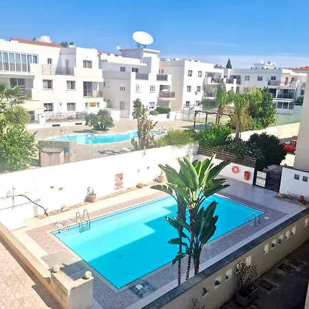 Sea View Penthouse شقة لارنكا